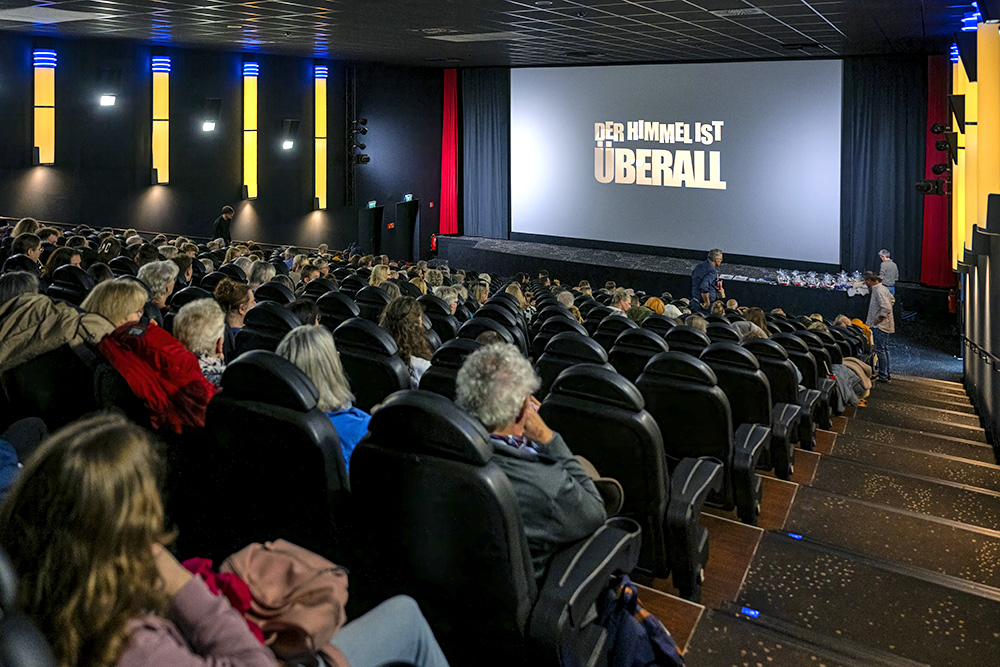 Der ausverkaufte Kinosaal im Cineplex Bensberg